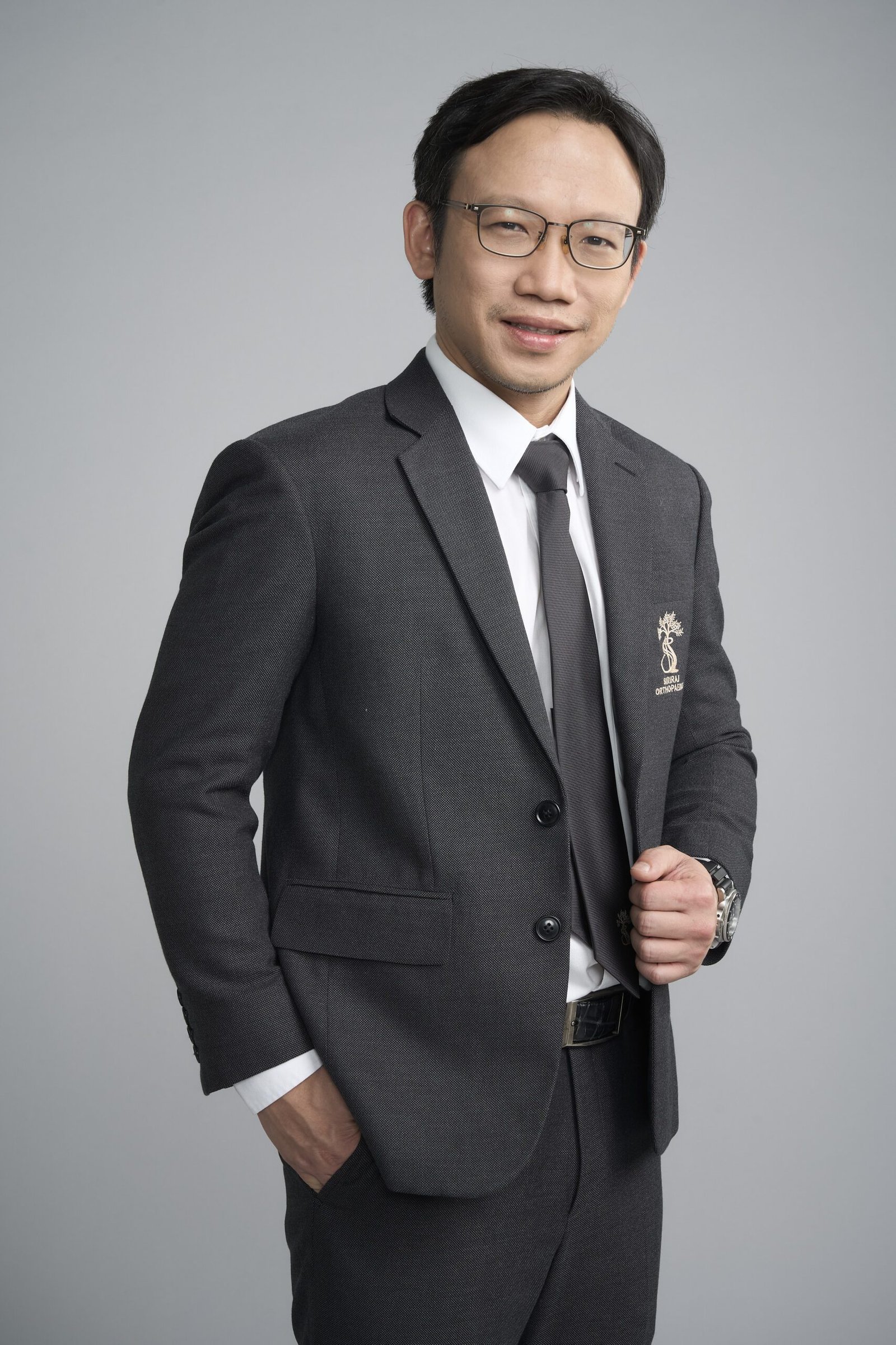 รศ.นพ.ระพีพัฒน์ นาคบุญนำ